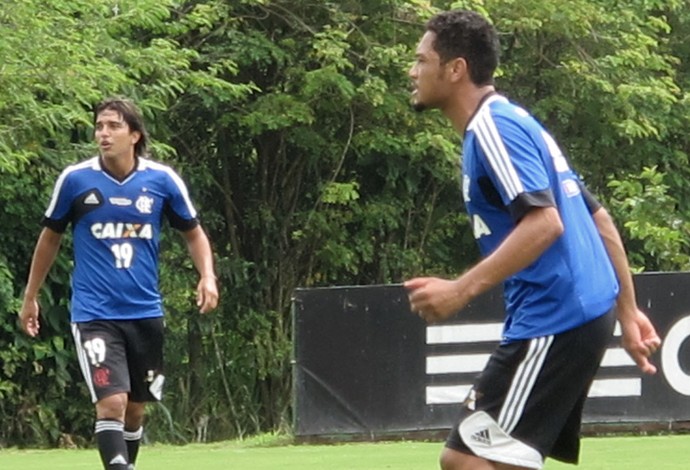 hernane e Marcelo Moreno treino Flamengo (Foto: Richard Souza)