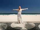 De férias no Rio, Fernanda Pontes posa para o EGO na praia de São Conrado
