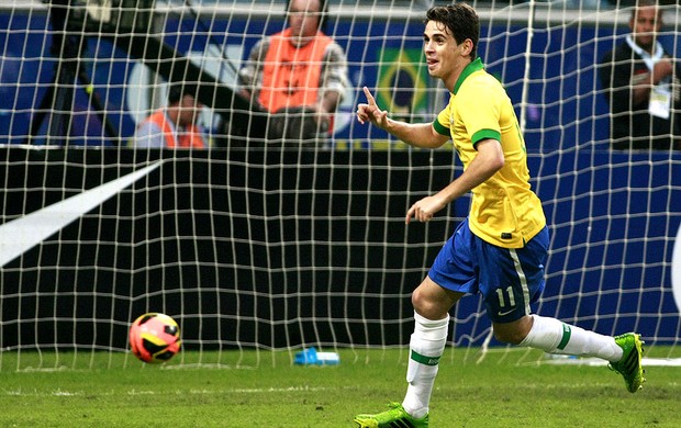 oscar brasil gol França amistoso arena do grêmio (Foto: Wesley Santos / ARENAPOA)
