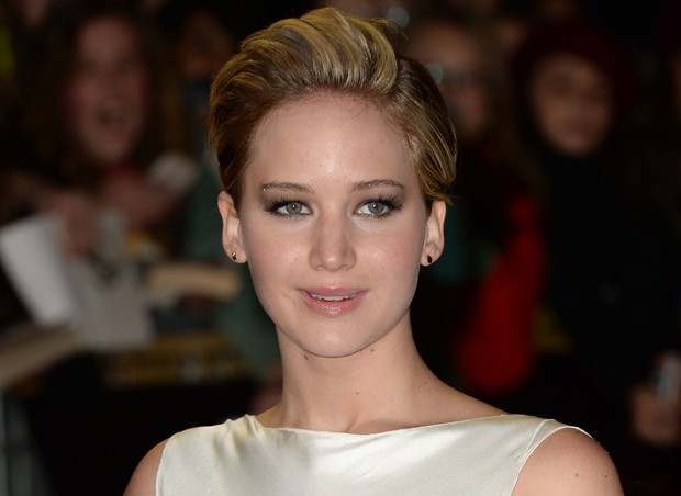Jennifer Lawrence vira hit pagando de cantora em trilha