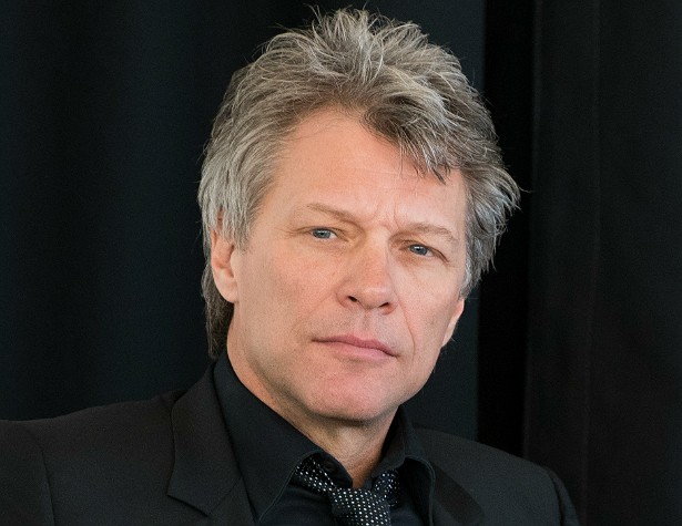 JOHN BON JOVI — O nome artístico do roqueiro não é tão diferente assim do original: John Francis Bongiovi Junior. (Foto: Getty Images)