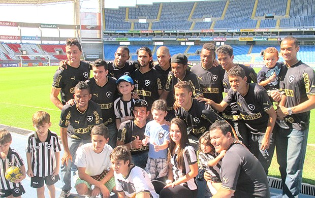 Jogadores Botafogo Engenhão (Foto: André Casado / Globoesporte.com)