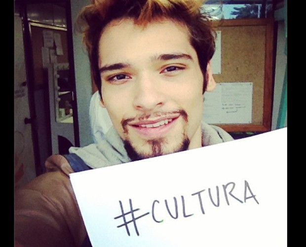 Bruno Fagundes faz campanha à favor da cultura (Foto: Arquivo Pessoal)
