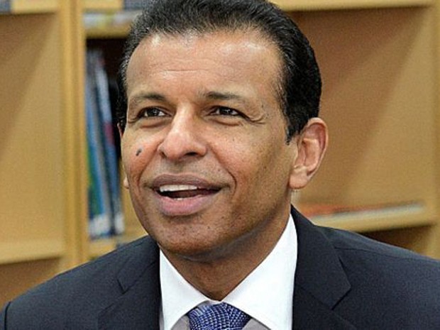  Indiano Sunny Varkey diz querer recuperar o status e o reconhecimento que a docência um dia já teve  (Foto: BBC)