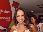 'Estou solteira, mas apaixonada por um carioca', conta Carla Cristina