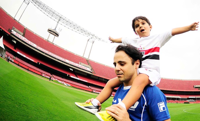 Felipe Massa e filho pilotos futebol (Foto: Marcos Ribolli / Globoesporte.com)