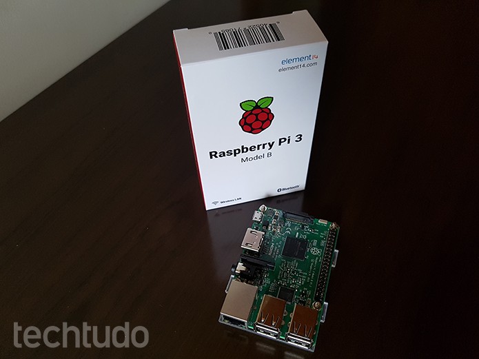 Raspberry Pi está no centro de diversos projetos interessantes e criativos de robótica (Foto: Filipe Garrett/TechTudo)