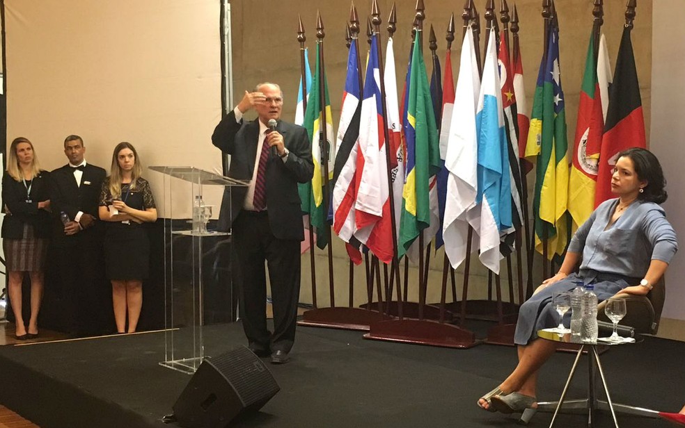 Ministro da Cultura, Roberto Freire, no 3º Encontro Brasileiro das Cidades Históricas Turísticas e Patrimônio Mundial, realizado nesta terça-feira (10) em Brasília (Foto: Luiza Garonce/G1)