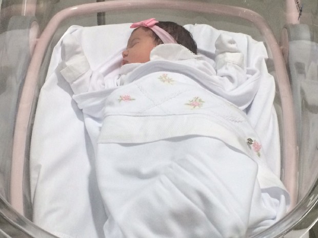 Natália nasceu às 1h30 da madrugada da sexta-feira (01) em um hospital particular (Foto: Carolina Sanches/G1)