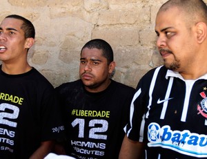 torcedores do corinthians prisão de San Pedro Oruro (Foto: Agência Reuters)