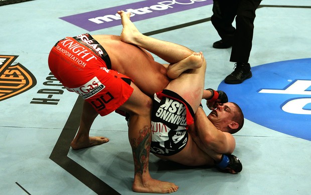 Joe Lauzon vence luta do UFC contra Jamie Varner (Foto: Getty Images) Joe Lauzon vence luta do UFC contra Jamie Varner (Foto: Getty Images)