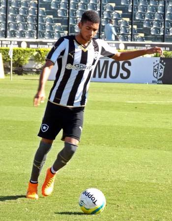 Matheus Fernandes Botafogo (Foto: Fábio De Paula/Botafogo FR)