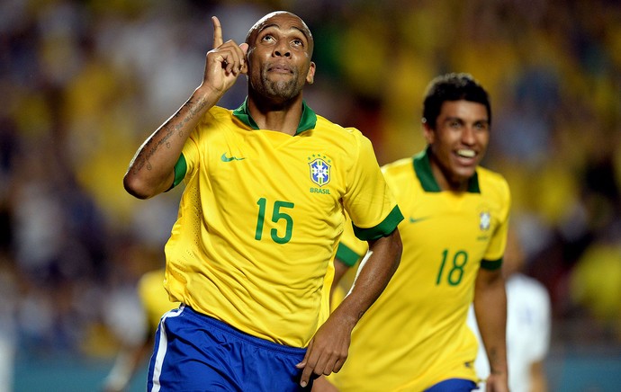 maicon BRasil gol honduras (Foto: Agência Reuters)