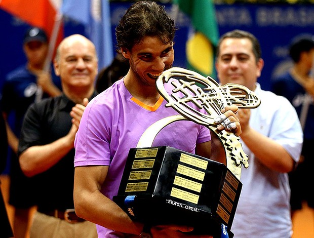 Rafael Nadal troféu Brasil Open tênis (Foto: Gaspar Nobrega / Inovafoto)