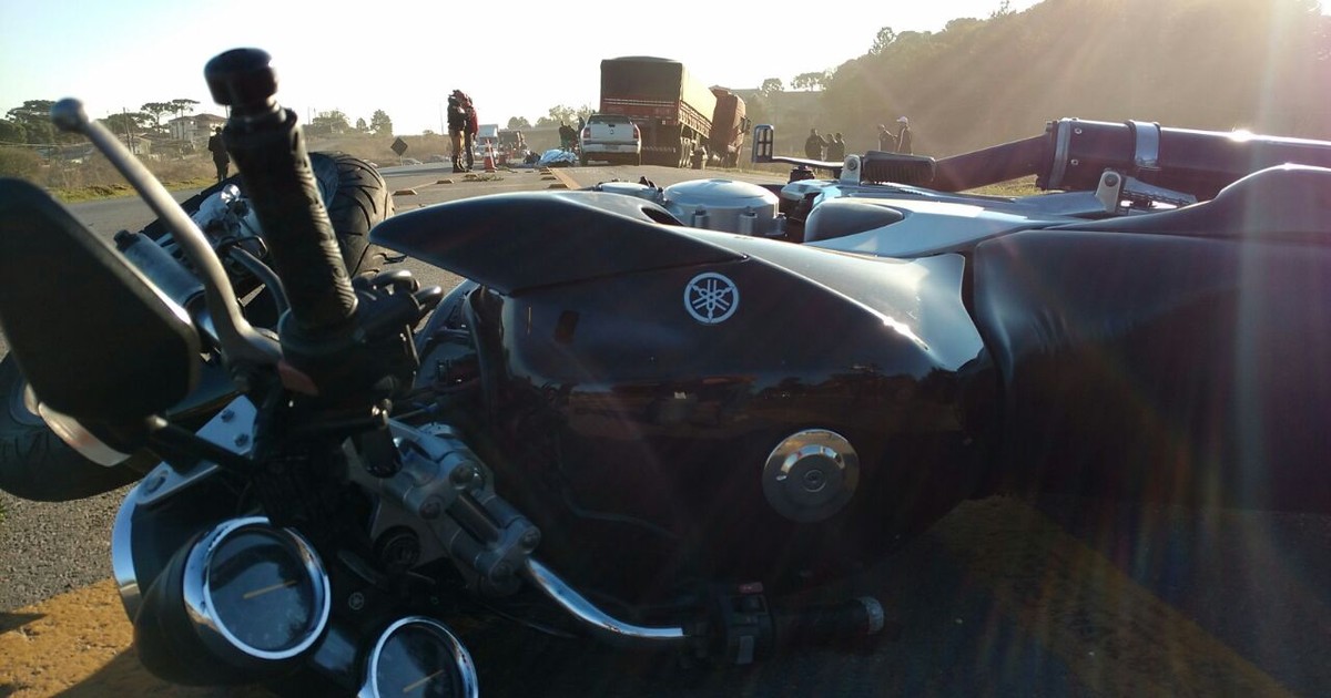 G Motociclista Morre Ap S Ser Atropelado Por Caminh O Em Curitiba