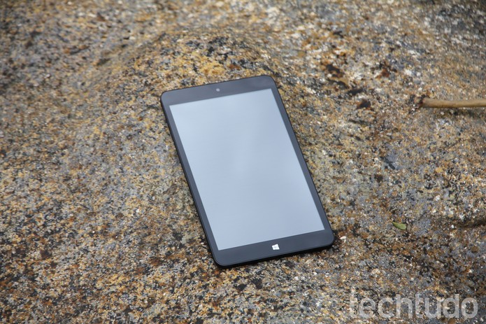 O Tablet Qbex 420i/V800 mostra a que veio? (Foto: Carol Danelli/TechTudo) O Tablet Qbex 420i/V800 mostra a que veio? (Foto: Carol Danelli/TechTudo)