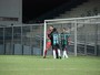 Em dia do goleiro, Jonathan defende pênalti e salva Manaus com milagres