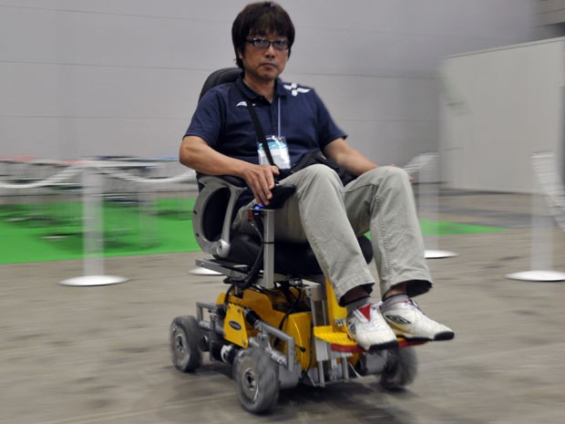Cadeira elétrica apresentada em feira de tecnologia no Japão (Foto: Yoshikazu Tsuno/AFP)