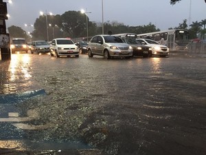 João Pessoa teve 32mm de precipitação nesta sexta-feira (Foto: Walter Paparazzo/G1)