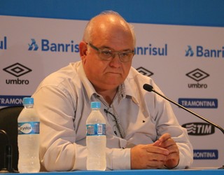 Entrevista coletiva de Romildo Bolzan, após empate com Coritiba (Foto: Eduardo Moura)