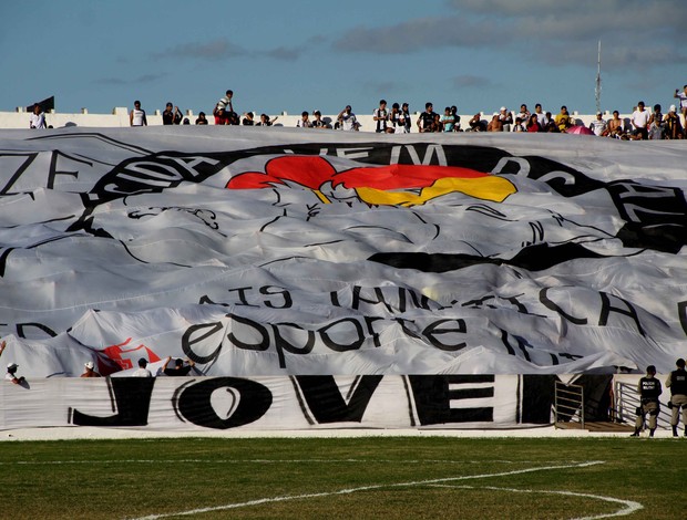 Torcida do Treze contra o Paysandu (Foto: Leonardo Silva / Jornal da Paraíba)