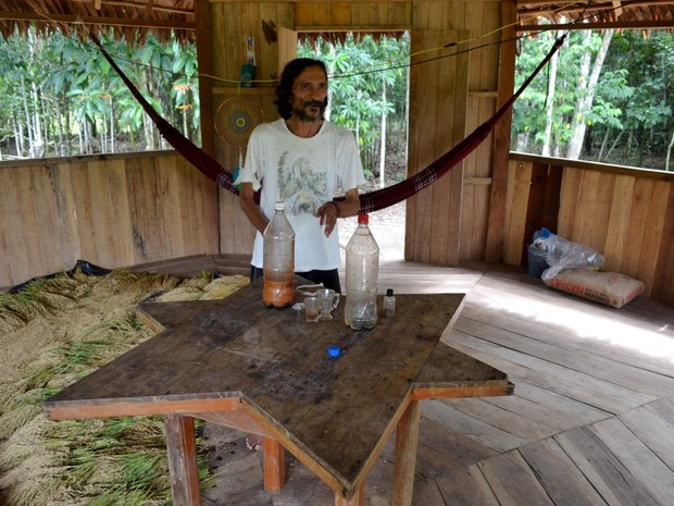 Jorge é curandeiro e recebe adeptos da ayahuasca (Foto: Genival Moura/G1)