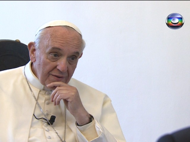 Papa Francisco concede entrevista exclusiva a Gerson Camarotti  (Foto: reprodução GloboNews)