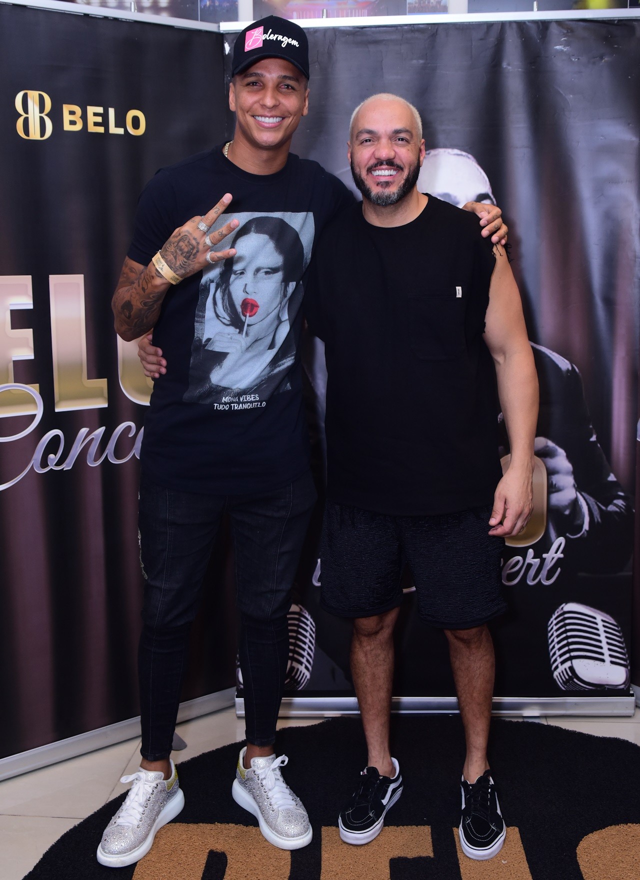O jogador de futebol Deyverson e o cantor Belo (Foto: Leo Franco/AgNews)
