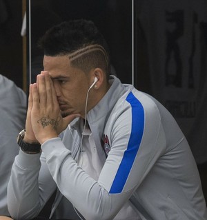 Vítima de golpe de ex-agente, Luciano se ausenta de treino no Corinthians