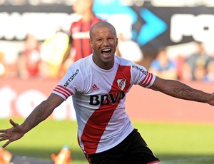 Pela Libertadores, Sánchez descarta Timão e fala em continuar no River