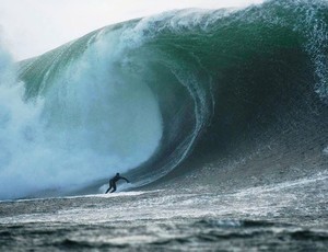 surfe Danilo Couto irlanda Onda Gigante (Foto: LAURENT PUJOL)