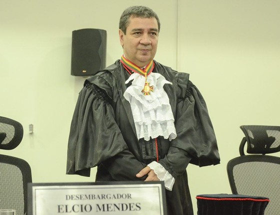 Primo de Gilmar Mendes, Élcio Mendes, toma posse como desembargador no Tribunal de Justiça do Acre (Foto: Reprodução )
