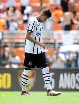 Jornalista sai em defesa de meia do Corinthians na Copinha: 