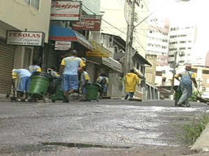 Garis trabalham em Guarapari (Foto: Reprodução/ TV Gazeta)