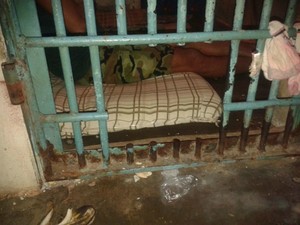Presos serraram grades das celas para escapar de presídio em Cruzeiro do Sul (Foto: Arquivo Pessoal)