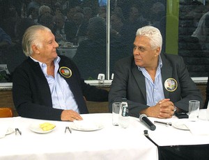 Olavo Monteiro de Carvalho e Roberto Dinamite em evento (Foto: Rafael Cavalieri / GLOBOESPORTE.COM)