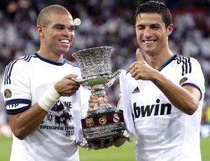 Real Madrid, Supercopa, Pepe e Cristiano Ronaldo (Foto: Agência EFE)