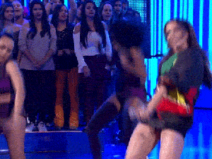 Anitta dança 'Sim ou Não' no 'Caldeirão do Huck' (Foto: TV Globo)