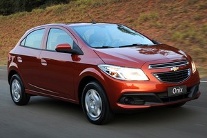 Chevrolet Onix 17 (Foto: Chevrolet Onix LT 1.0 Flex) Chevrolet Onix 17 (Foto: Chevrolet Onix LT 1.0 Flex)