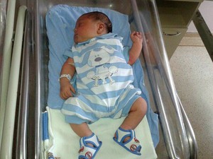 Luiz Gustavo nasceu com 5,32 kg, fato considerado &#39;incomum&#39; pelos médicos (Foto: Ynaiê Botelho/G1)