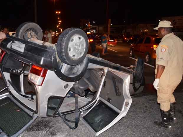 Grávida se fere em acidente na BR-230 em João Pessoa (Foto: Walter Paparazzo/G1) Grávida se fere em acidente na BR-230 em João Pessoa (Foto: Walter Paparazzo/G1)