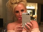 Britney Spears faz graça e tatuagens em lugar ousado roubam a cena