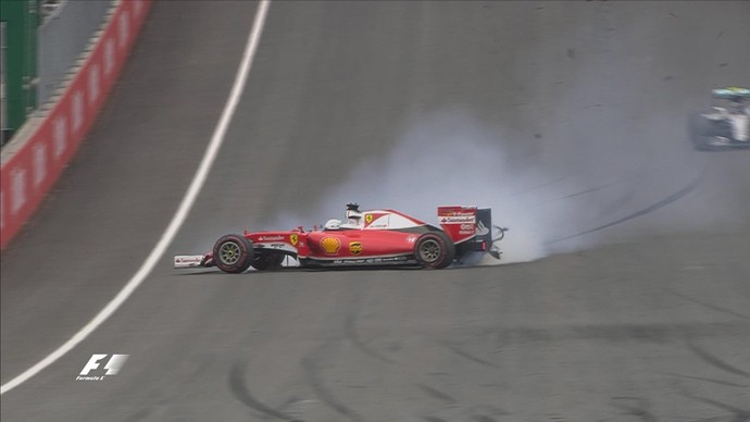 Sebastian Vettel furou pneu e bateu quando liderava a prova (Foto: Divulgação)
