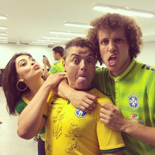 Juliana Paes, David Brazil e David Luiz (Foto: Reprodução/Instagram)