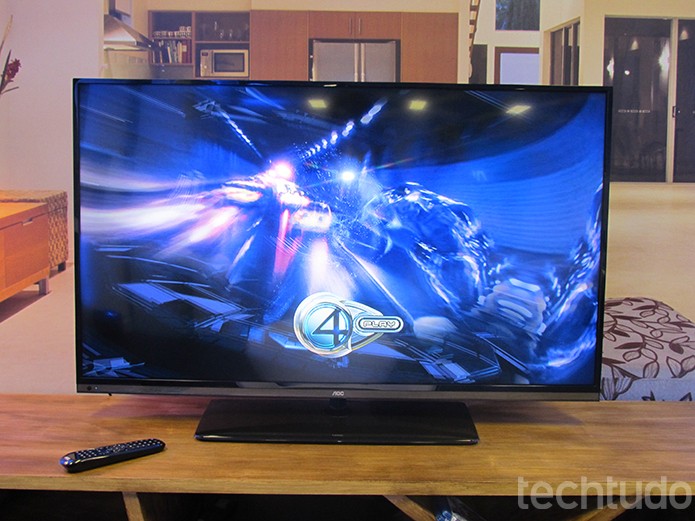 TV LED tem acabamento bonito e imagens vivas (Foto: Paulo Alves/TechTudo) TV LED tem acabamento bonito e imagens vivas (Foto: Paulo Alves/TechTudo)