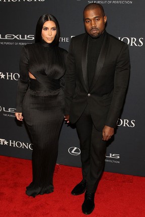 Kim Kardashian e Kanye West em premiação em Washington, nos Estados Unidos (Foto: Paul Morigi/ AFP)