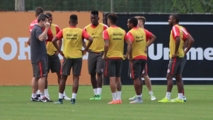 Argel, jogadores, treino, Inter (Foto: Eduardo Deconto / GloboEsporte.com) Argel, jogadores, treino, Inter (Foto: Eduardo Deconto / GloboEsporte.com)