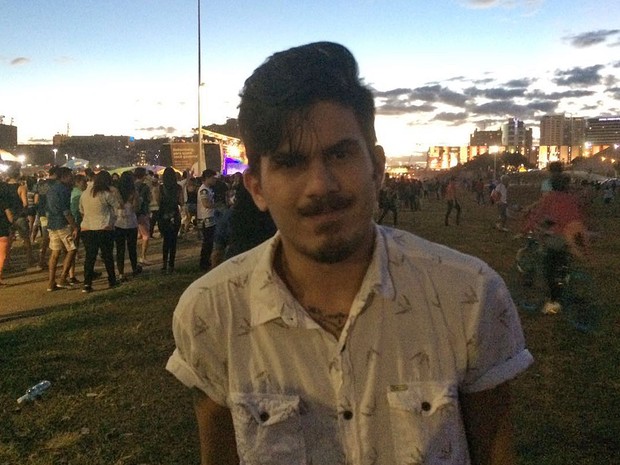O estudante de direito Bruno Cavalcanti de Carvalho, que participou da 19ª Parada do Orgulho LGBT em Brasília neste domingo (26) (Foto: Mateus Vidigal/G1) O estudante de direito Bruno Cavalcanti de Carvalho, que participou da 19ª Parada do Orgulho LGBT em Brasília neste domingo (26) (Foto: Mateus Vidigal/G1)