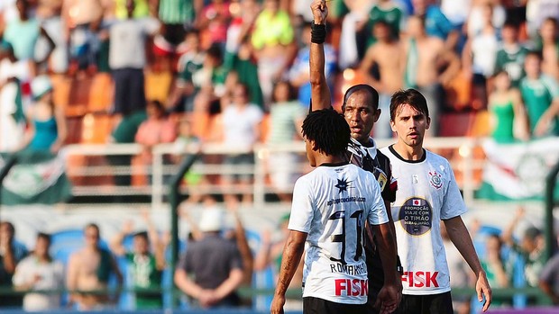 Confusão Romarinho Palmeiras x Corinthians (Foto: Marcos Ribolli / Globoesporte.com) Confusão Romarinho Palmeiras x Corinthians (Foto: Marcos Ribolli / Globoesporte.com)