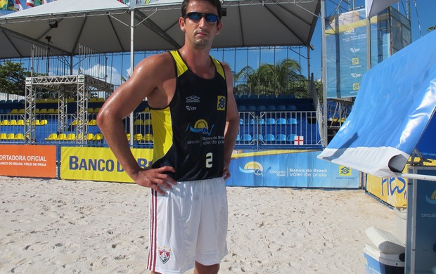 Pedro Cunha vôlei de praia short fluminense (Foto: Divulgação/CBV)